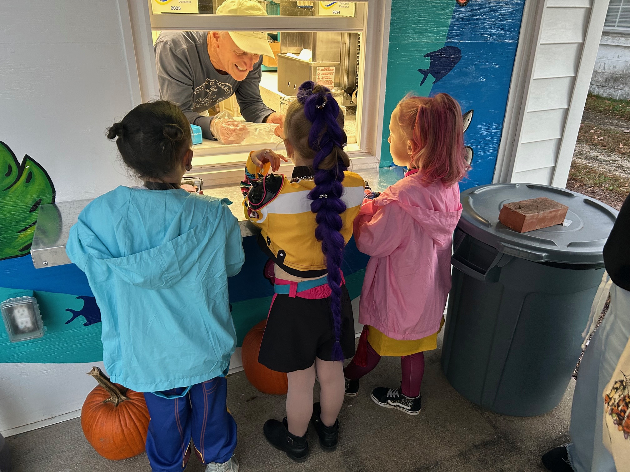 We're growing! GrandPa Hawaii Tropical Treats Take-out window